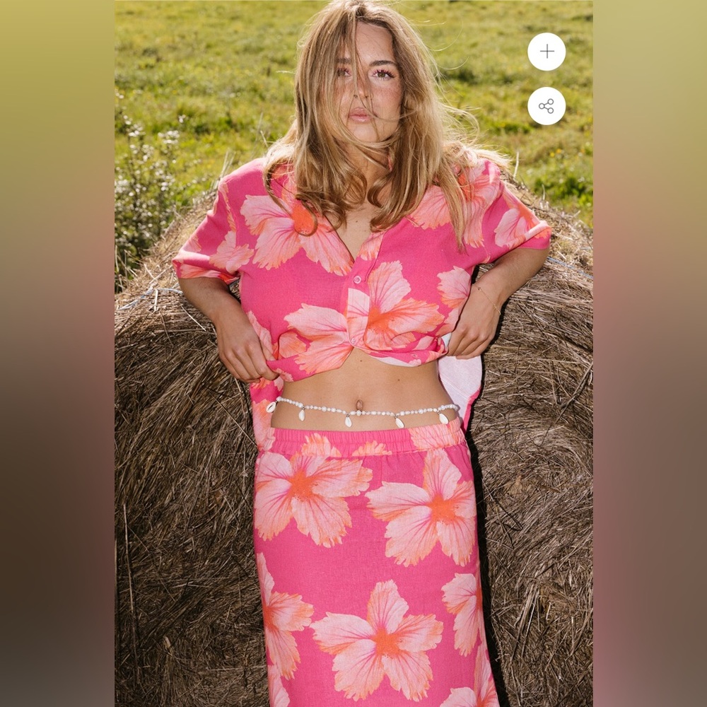 TWO.ZERO.WORLD SWEET HIBISCUS SHIRT and skirt size ( M & S )